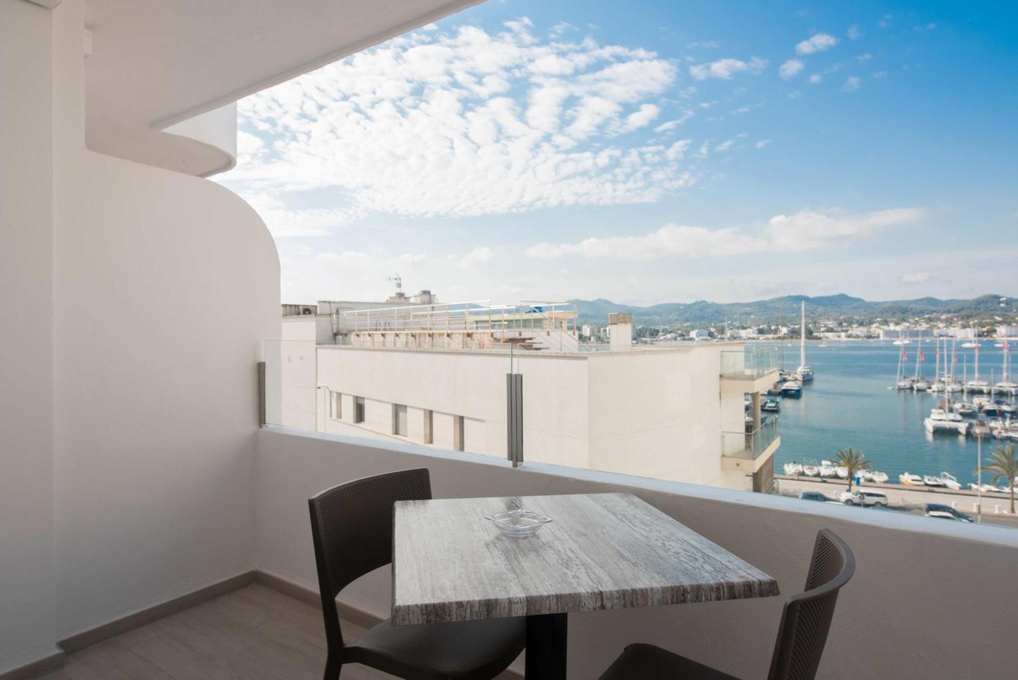 Apartamentos Los Angeles Sant Antoni de Portmany Dış mekan fotoğraf